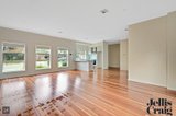 https://images.listonce.com.au/custom/160x/listings/15-kingsley-grove-mount-waverley-vic-3149/620/01826620_img_09.jpg?_gN_TaJgY-A