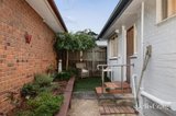 https://images.listonce.com.au/custom/160x/listings/15-leach-street-briar-hill-vic-3088/437/01878437_img_12.jpg?QUbSzG4LhcQ