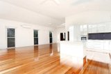 https://images.listonce.com.au/custom/160x/listings/15-leslie-street-hawthorn-vic-3122/815/01818815_img_02.jpg?zJhhOigiwSM