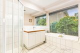 https://images.listonce.com.au/custom/160x/listings/15-liat-way-greensborough-vic-3088/171/00561171_img_08.jpg?5Fp6SrTdjNk