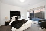 https://images.listonce.com.au/custom/160x/listings/15-lloyd-street-strathmore-vic-3041/564/01772564_img_03.jpg?GJC2n4BaRaY