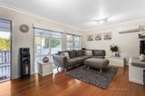 https://images.listonce.com.au/custom/160x/listings/15-looker-road-montmorency-vic-3094/838/00846838_img_03.jpg?kGjYxB1tWEE