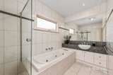 https://images.listonce.com.au/custom/160x/listings/15-loranne-street-bentleigh-vic-3204/054/01810054_img_13.jpg?seUWtR8l5JI
