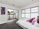 https://images.listonce.com.au/custom/160x/listings/15-maddox-road-newport-vic-3015/367/01613367_img_11.jpg?mcVoj46gooU