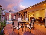 https://images.listonce.com.au/custom/160x/listings/15-magnolia-grove-montrose-vic-3765/256/01525256_img_03.jpg?433bv9ZjG6I