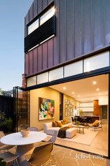 https://images.listonce.com.au/custom/160x/listings/15-martin-street-south-melbourne-vic-3205/413/01830413_img_29.jpg?tu1_nE_3Hlw