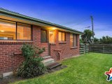 https://images.listonce.com.au/custom/160x/listings/15-mccomb-street-lilydale-vic-3140/340/01526340_img_12.jpg?yNnYflLnSyw