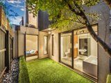 https://images.listonce.com.au/custom/160x/listings/15-mckendrick-lane-west-melbourne-vic-3003/665/00391665_img_02.jpg?GsRM_XPubQU