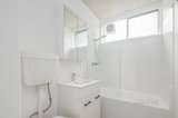 https://images.listonce.com.au/custom/160x/listings/15-mckinley-avenue-malvern-vic-3144/998/01723998_img_05.jpg?eoXLfzv-jZk