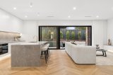 https://images.listonce.com.au/custom/160x/listings/15-meadowbank-avenue-doncaster-vic-3108/936/01989936_img_05.jpg?Ks5OjbQj3RA