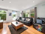 https://images.listonce.com.au/custom/160x/listings/15-mirang-avenue-croydon-vic-3136/589/01525589_img_02.jpg?MXD5q-pfbpo