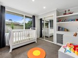 https://images.listonce.com.au/custom/160x/listings/15-mirang-avenue-croydon-vic-3136/589/01525589_img_09.jpg?C-Ro-55V7Po