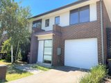 https://images.listonce.com.au/custom/160x/listings/15-molesworth-drive-mulgrave-vic-3170/166/01986166_img_05.jpg?Ot1NYgh3ihc