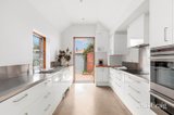 https://images.listonce.com.au/custom/160x/listings/15-ormond-road-moonee-ponds-vic-3039/790/01948790_img_04.jpg?QeHxx8i8FwM