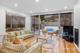 https://images.listonce.com.au/custom/160x/listings/15-ozone-avenue-sorrento-vic-3943/416/01969416_img_09.jpg?KfThkl0Xzao