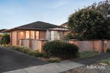 https://images.listonce.com.au/custom/160x/listings/15-park-lane-mount-waverley-vic-3149/244/01986244_img_01.jpg?fb1Wco7SJVU
