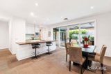 https://images.listonce.com.au/custom/160x/listings/15-park-lane-mount-waverley-vic-3149/244/01986244_img_06.jpg?sSppYDoVls4