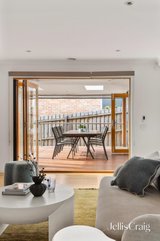 https://images.listonce.com.au/custom/160x/listings/15-park-view-drive-carnegie-vic-3163/770/01979770_img_15.jpg?Ascv_T4BmrE