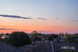 https://images.listonce.com.au/custom/160x/listings/15-park-view-drive-carnegie-vic-3163/770/01979770_img_17.jpg?kfnEQ-6l1ec