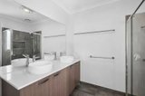 https://images.listonce.com.au/custom/160x/listings/15-parkes-avenue-charlemont-vic-3217/389/01983389_img_08.jpg?eCATmX9V5aw