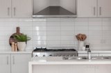 https://images.listonce.com.au/custom/160x/listings/15-point-boulevard-point-lonsdale-vic-3225/093/01726093_img_06.jpg?Dwz37RczLrg