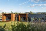 https://images.listonce.com.au/custom/160x/listings/15-robertson-drive-newham-vic-3442/304/01898304_img_01.jpg?eLzPvYMKDmc