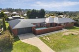 https://images.listonce.com.au/custom/160x/listings/15-samuel-court-woodend-vic-3442/904/01103904_img_01.jpg?GaKyUfgGHrY