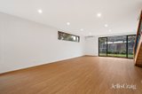 https://images.listonce.com.au/custom/160x/listings/15-shakespeare-avenue-mooroolbark-vic-3138/806/01883806_img_05.jpg?gxcb4R90iuU