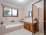 https://images.listonce.com.au/custom/160x/listings/15-shakespeare-drive-templestowe-vic-3106/419/01646419_img_13.jpg?Lvnbu5KaMps