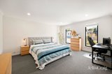 https://images.listonce.com.au/custom/160x/listings/15-simmons-court-chirnside-park-vic-3116/667/01779667_img_12.jpg?GfeXhGou01o