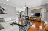 https://images.listonce.com.au/custom/160x/listings/15-south-street-trentham-vic-3458/564/00571564_img_02.jpg?BfoLhP-Pq8s