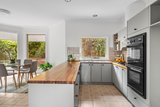 https://images.listonce.com.au/custom/160x/listings/15-st-anthonys-place-kew-vic-3101/192/01923192_img_07.jpg?c0kBZAFi_Dw
