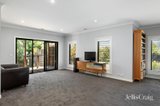 https://images.listonce.com.au/custom/160x/listings/15-swanston-street-heidelberg-heights-vic-3081/412/01988412_img_08.jpg?ilK5z1N5a9w