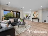 https://images.listonce.com.au/custom/160x/listings/15-tournament-road-chirnside-park-vic-3116/971/01525971_img_07.jpg?s2gXRE-c8NU