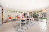 https://images.listonce.com.au/custom/160x/listings/15-trafalgar-crescent-lilydale-vic-3140/527/01893527_img_06.jpg?t0PqPttbQ4Y