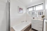 https://images.listonce.com.au/custom/160x/listings/15-turkeith-crescent-croydon-north-vic-3136/268/01594268_img_06.jpg?X3fDM1GV9yY