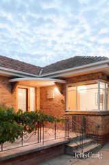 https://images.listonce.com.au/custom/160x/listings/15-watson-street-preston-vic-3072/350/01856350_img_23.jpg?VVSp0jBn-xs