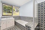 https://images.listonce.com.au/custom/160x/listings/15-whitefriars-way-donvale-vic-3111/159/01950159_img_08.jpg?KAyMqxrMd0U