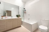 https://images.listonce.com.au/custom/160x/listings/15-williamson-avenue-strathmore-vic-3041/220/01872220_img_11.jpg?vY23-_GQrRw