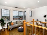 https://images.listonce.com.au/custom/160x/listings/15-willonga-street-strathmore-vic-3041/387/00847387_img_11.jpg?3EcG5fd1xfc