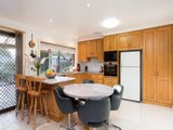 https://images.listonce.com.au/custom/160x/listings/15-willow-court-kilsyth-vic-3137/252/01524252_img_08.jpg?Wddea3WmwZc