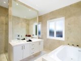 https://images.listonce.com.au/custom/160x/listings/15-windsor-crescent-surrey-hills-vic-3127/161/01685161_img_06.jpg?GYgTqLY1X6w