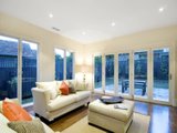 https://images.listonce.com.au/custom/160x/listings/15-windsor-crescent-surrey-hills-vic-3127/161/01685161_img_08.jpg?IGZOcYWi-rA