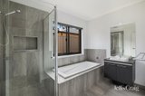 https://images.listonce.com.au/custom/160x/listings/15-woodman-drive-mckenzie-hill-vic-3451/194/01979194_img_14.jpg?BjUDxFEq79k