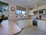 https://images.listonce.com.au/custom/160x/listings/15-yarra-street-yarra-glen-vic-3775/393/01525393_img_03.jpg?uUzpS45IFHY