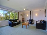 https://images.listonce.com.au/custom/160x/listings/15-yarra-street-yarra-glen-vic-3775/393/01525393_img_04.jpg?ErQ5NVgRZNA