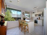 https://images.listonce.com.au/custom/160x/listings/15-yarra-street-yarra-glen-vic-3775/393/01525393_img_06.jpg?PbjuAX4Owqk