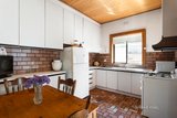 https://images.listonce.com.au/custom/160x/listings/15-young-street-kew-vic-3101/092/01779092_img_03.jpg?uUjUwhVm1AA