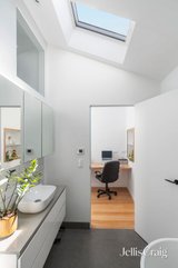 https://images.listonce.com.au/custom/160x/listings/150-gold-street-brunswick-vic-3056/435/01988435_img_09.jpg?caIhuMWL7VE