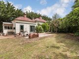 https://images.listonce.com.au/custom/160x/listings/150-main-street-romsey-vic-3434/770/00977770_img_13.jpg?lu-2YiGdiHI